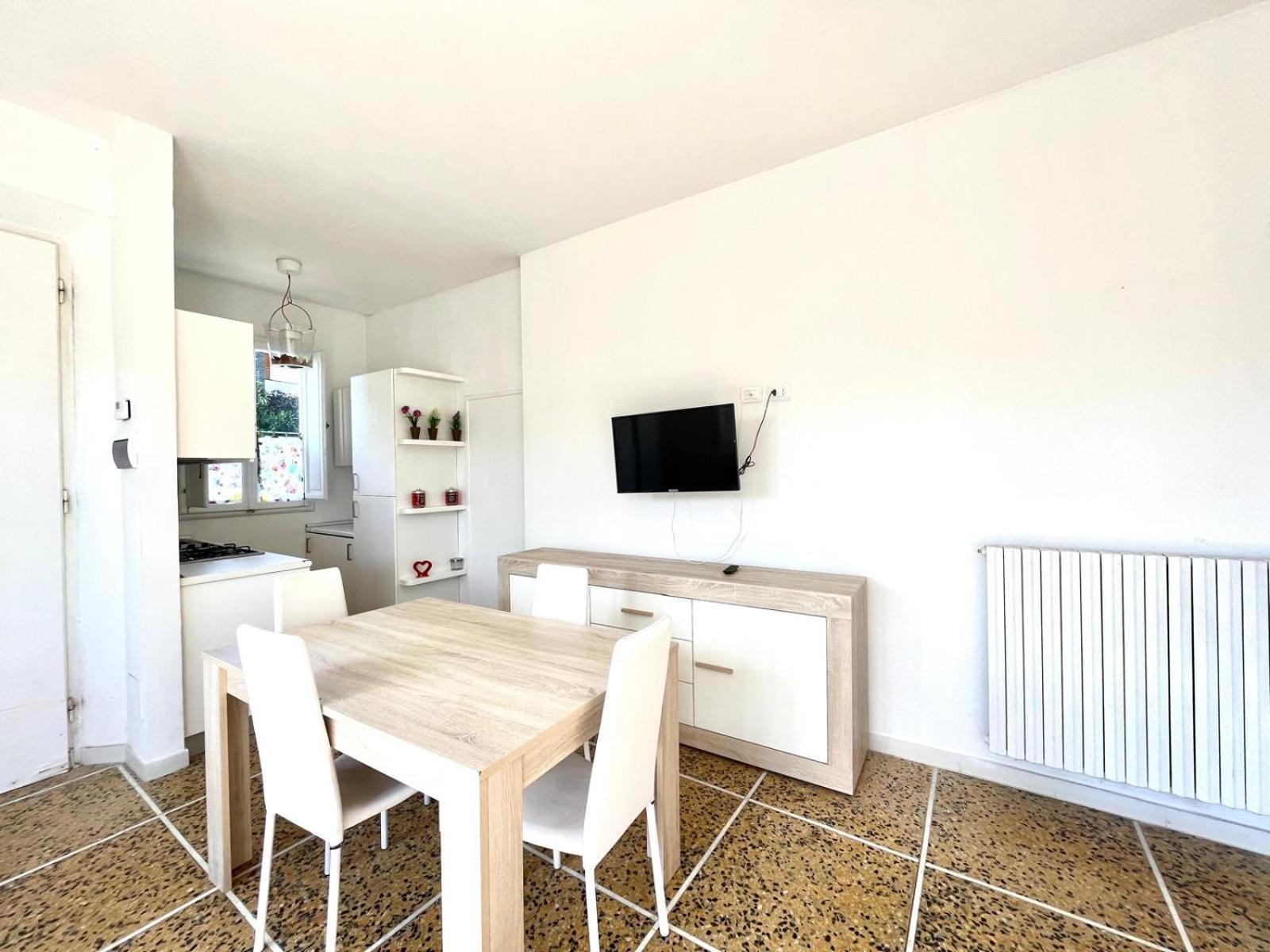 Pineta Apartament Тирренія Екстер'єр фото