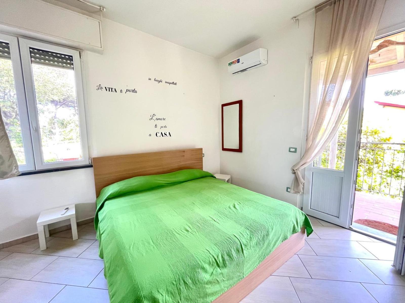 Pineta Apartament Тирренія Екстер'єр фото