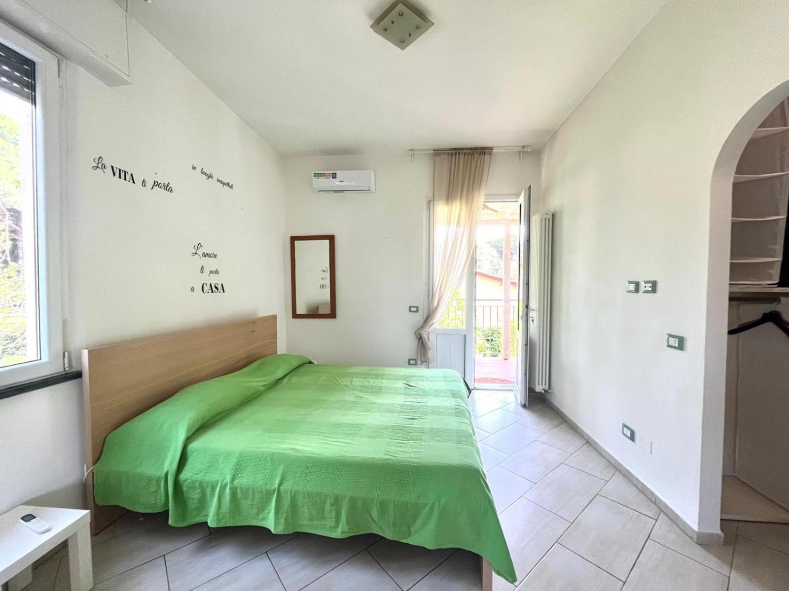 Pineta Apartament Тирренія Екстер'єр фото